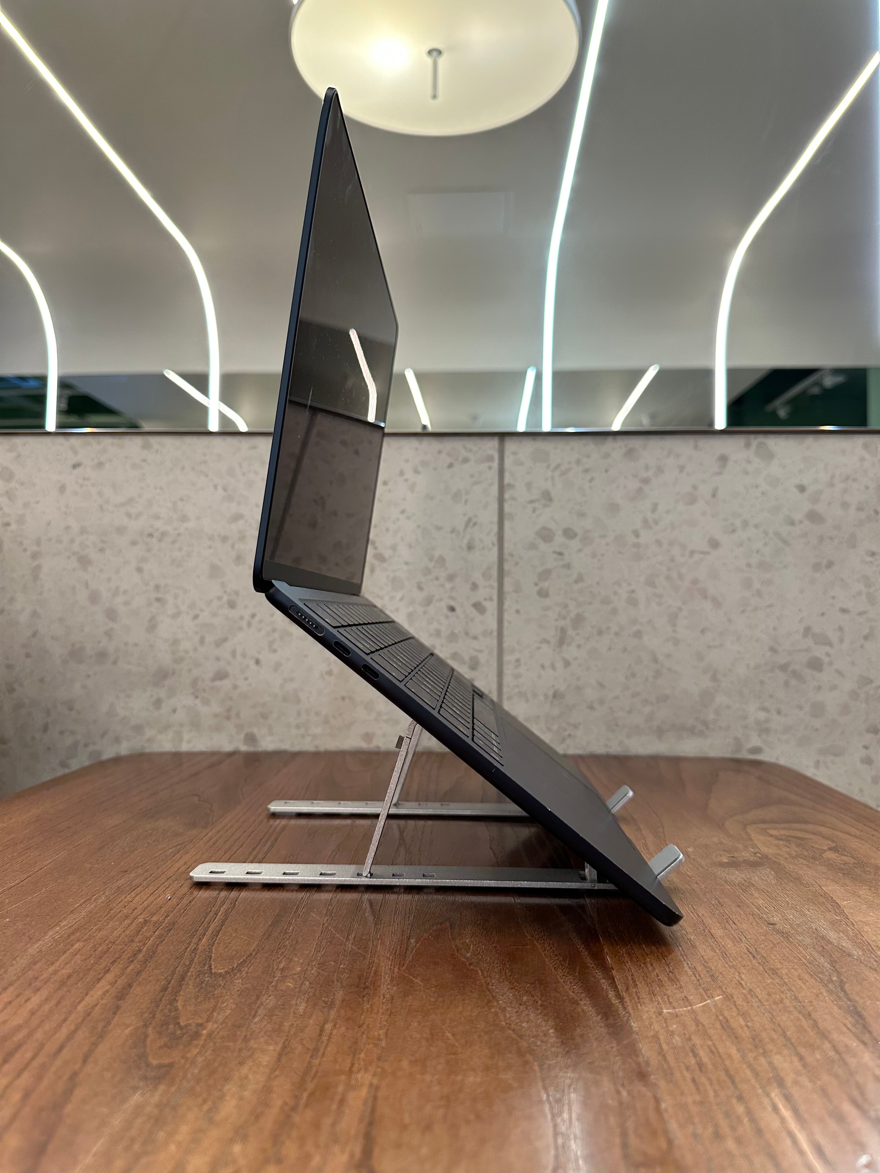Support pour ordinateur portable et tablette