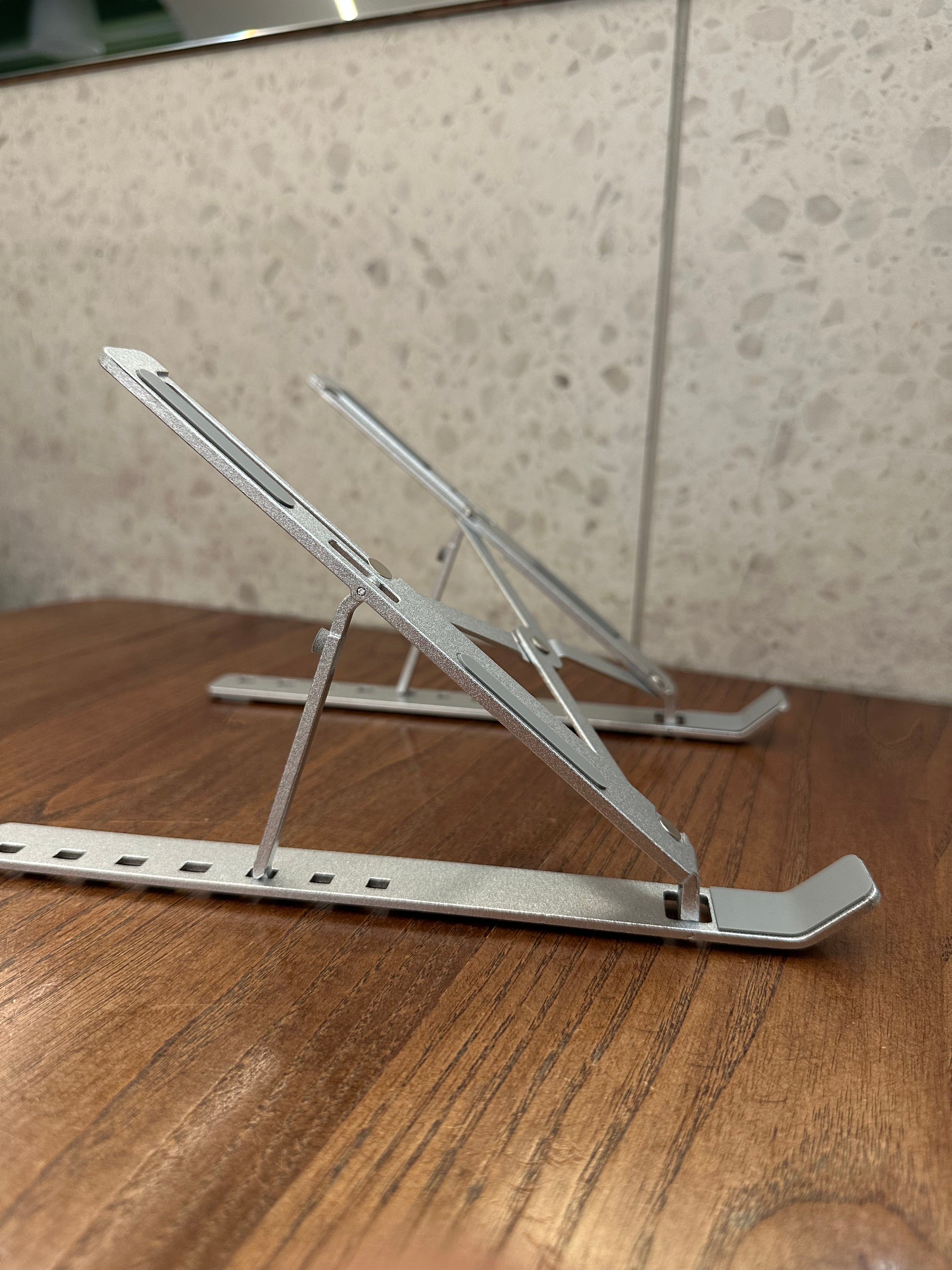 Support pour ordinateur portable et tablette